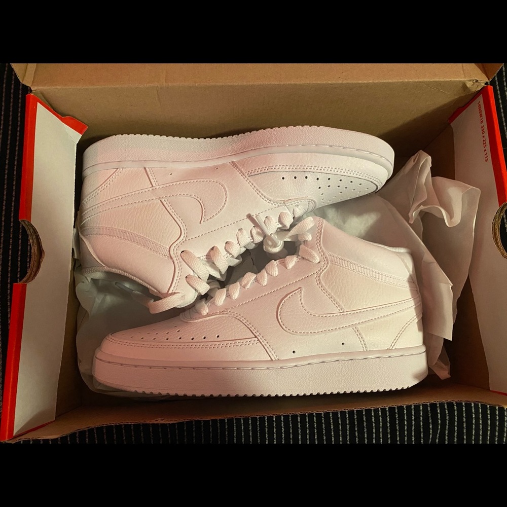 Wmns Nike court vision MD